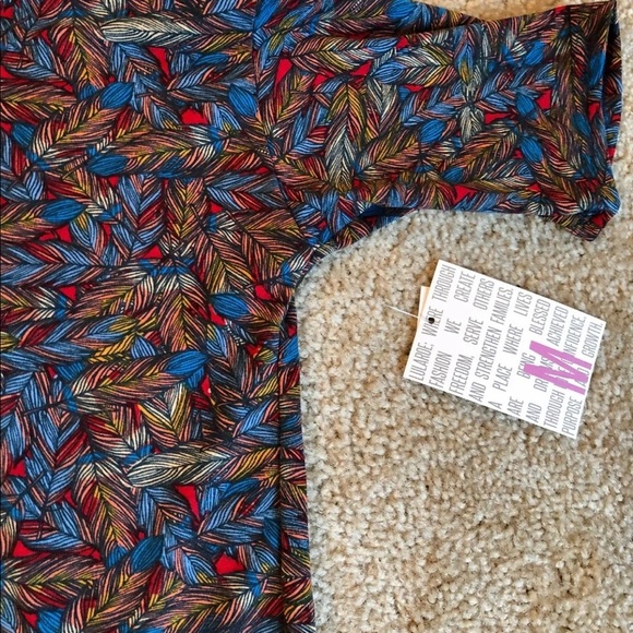 Lularoe Irma feathers top medium - Picture 5 of 6